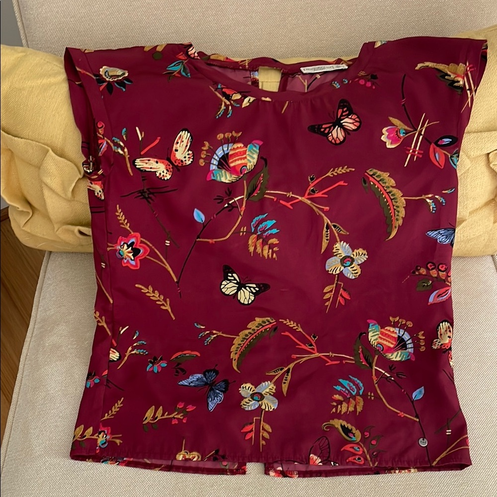 Abercrombie & Fitch burgundy butterfly, and floral Blouse